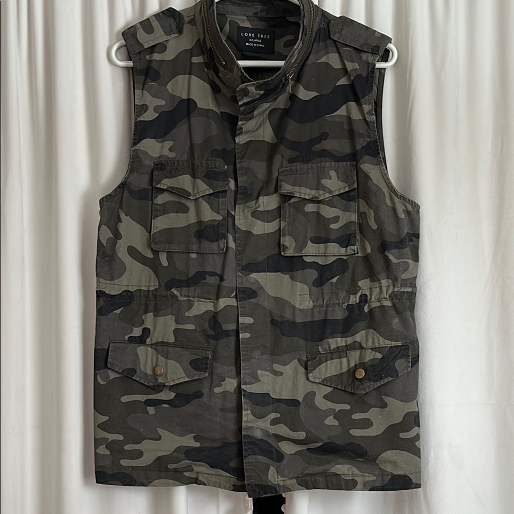 Love Tree Camouflage Vest